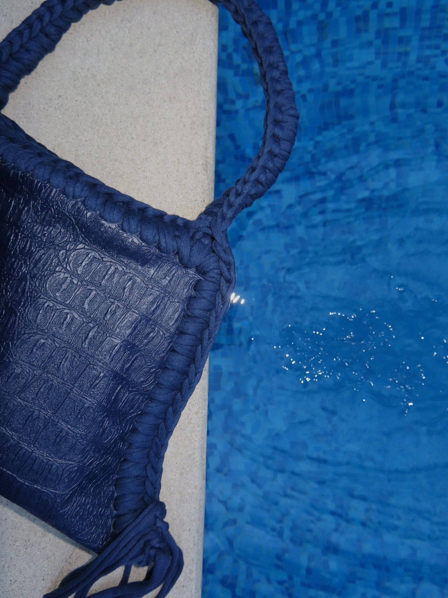 Núa en Tono Navy Blue